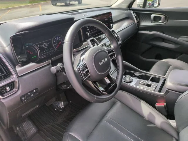 Used 2022 White Kia EX image 15