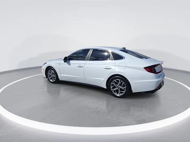 Used 2023 White Hyundai SEL image 6