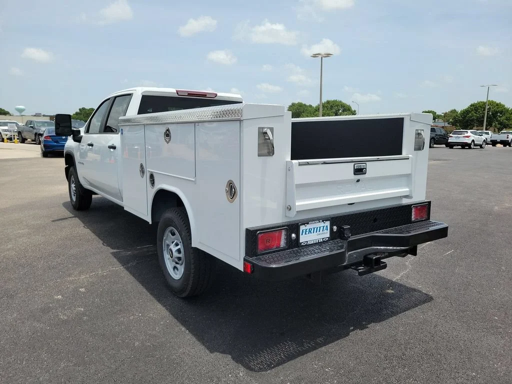 New 2026 Summit White Chevrolet WT image 14