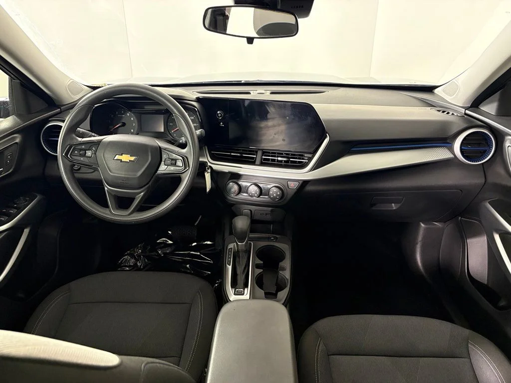 Used 2025 Gray Chevrolet LS image 40