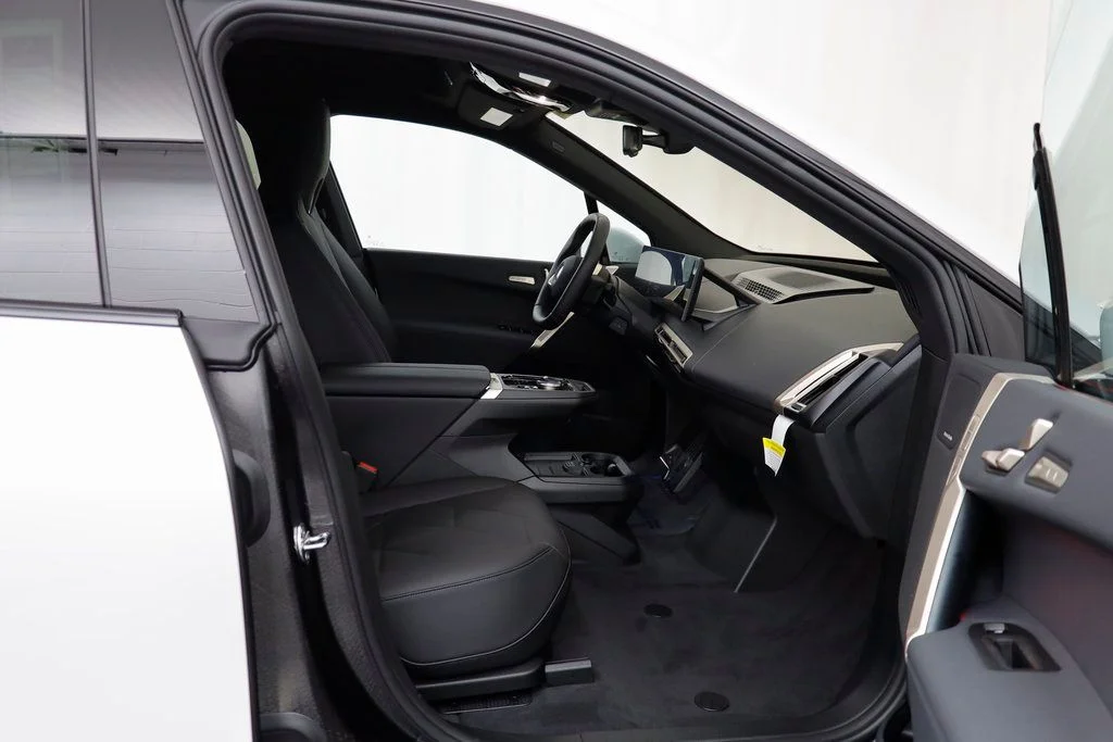 2026 BMW iX 45 - Photo 21