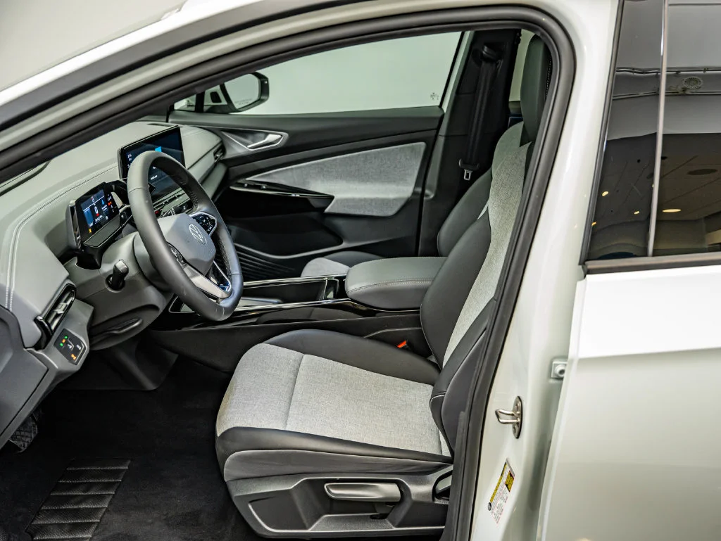 Used 2023 Pure White Volkswagen Standard image 19