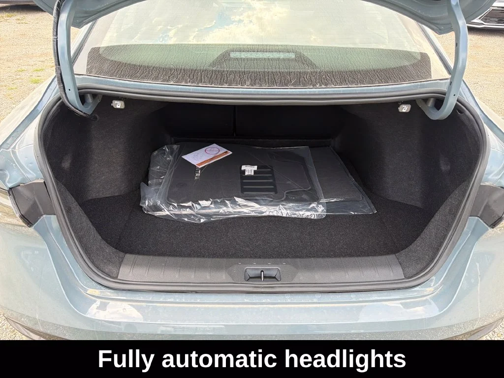 Used 2027 Gray Nissan SR image 28
