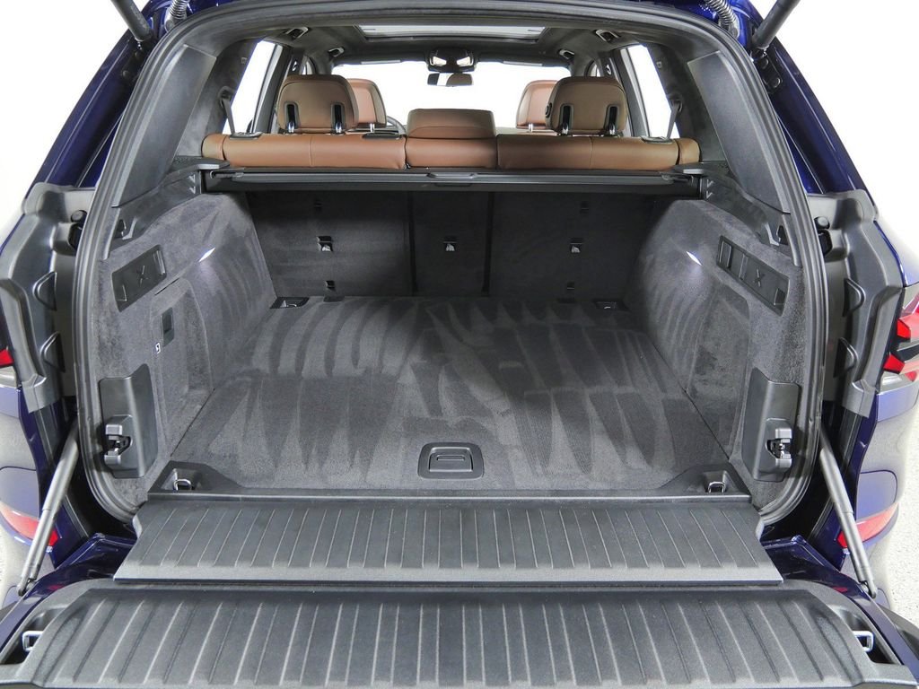 New 2026 Tanzanite Blue II Metallic BMW xDrive40i image 28