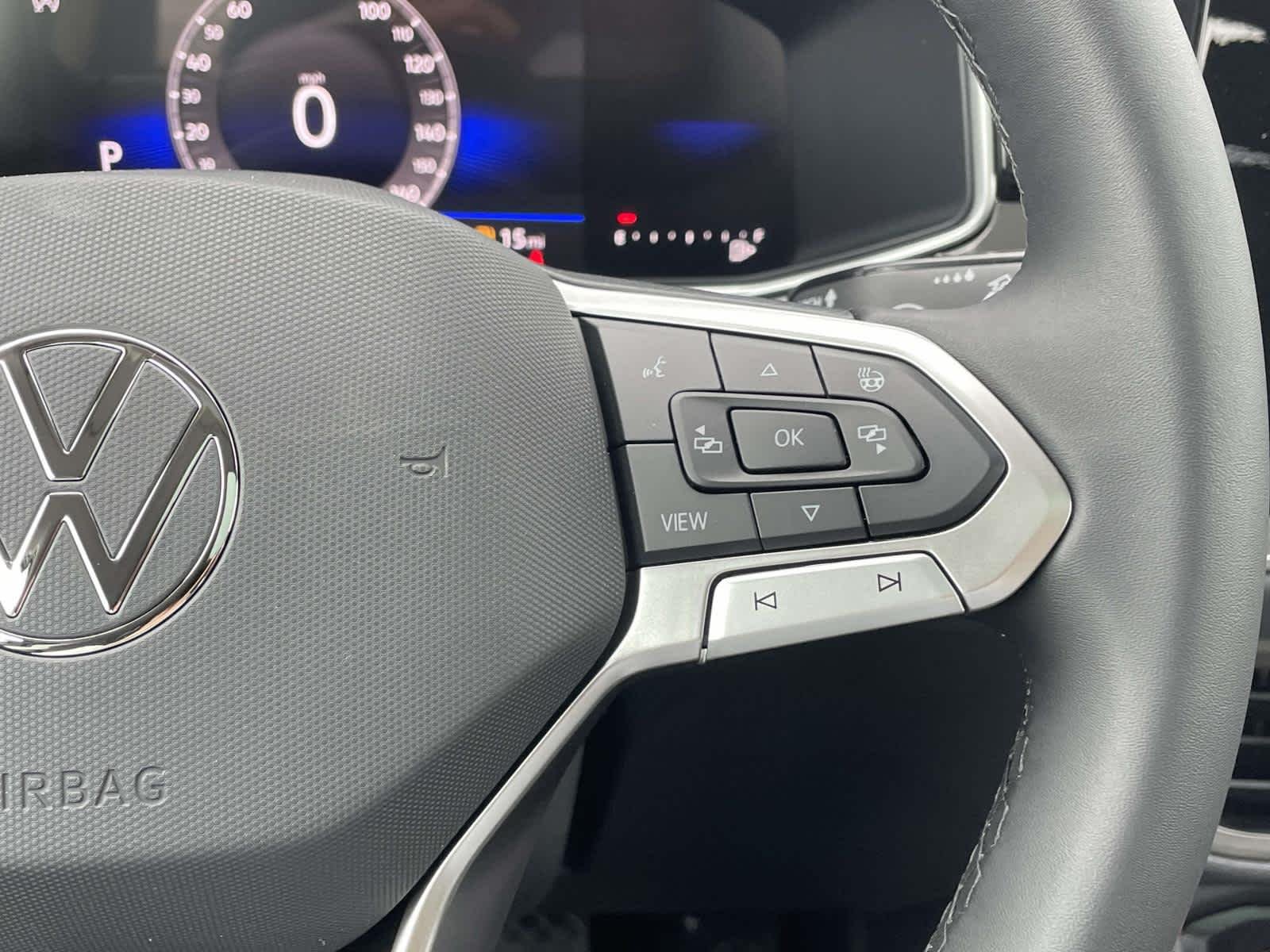 New 2026 Monument Gray w/Deep Black Roof Volkswagen SE Black image 33