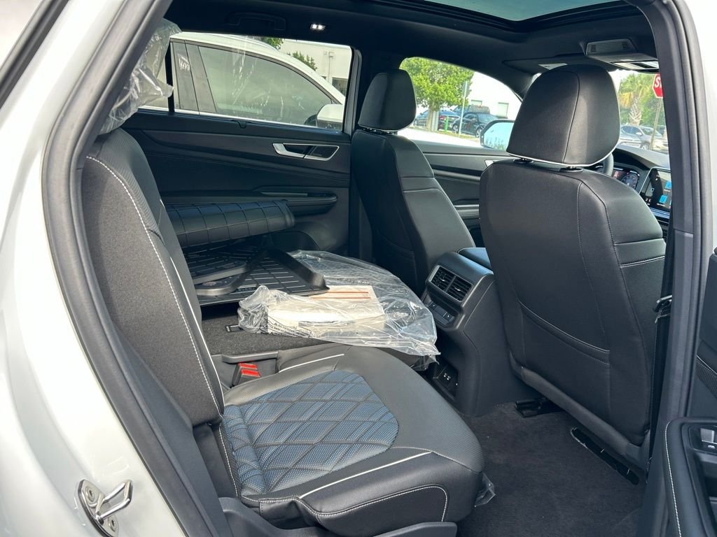 New 2026 White Volkswagen 2.0T SEL Premium R-Line image 44