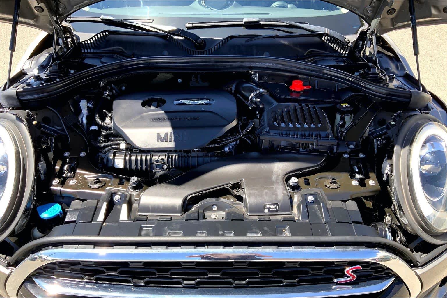 Used 2019 Melting Silver Metallic MINI Cooper S image 31