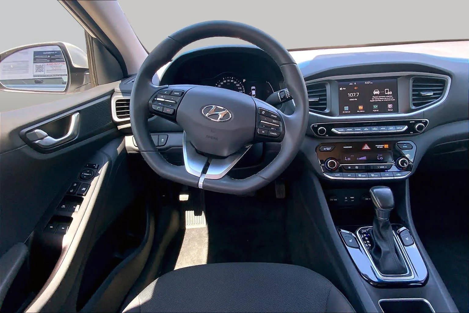 Pre-Owned 2017 Hyundai Ioniq Hybrid SEL