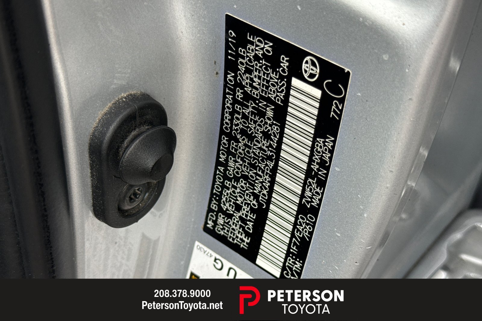 Used 2020 Silver Toyota XLE image 27