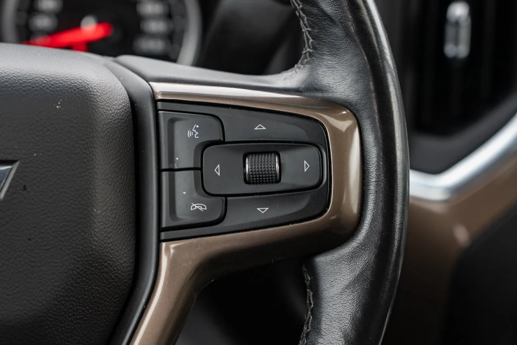 Used 2022 Northsky Blue Metallic Chevrolet High Country image 17