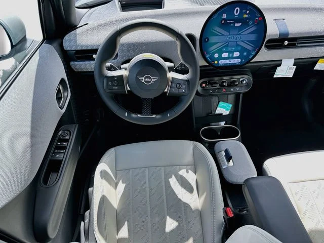 New 2026 Black MINI Signature Plus image 16