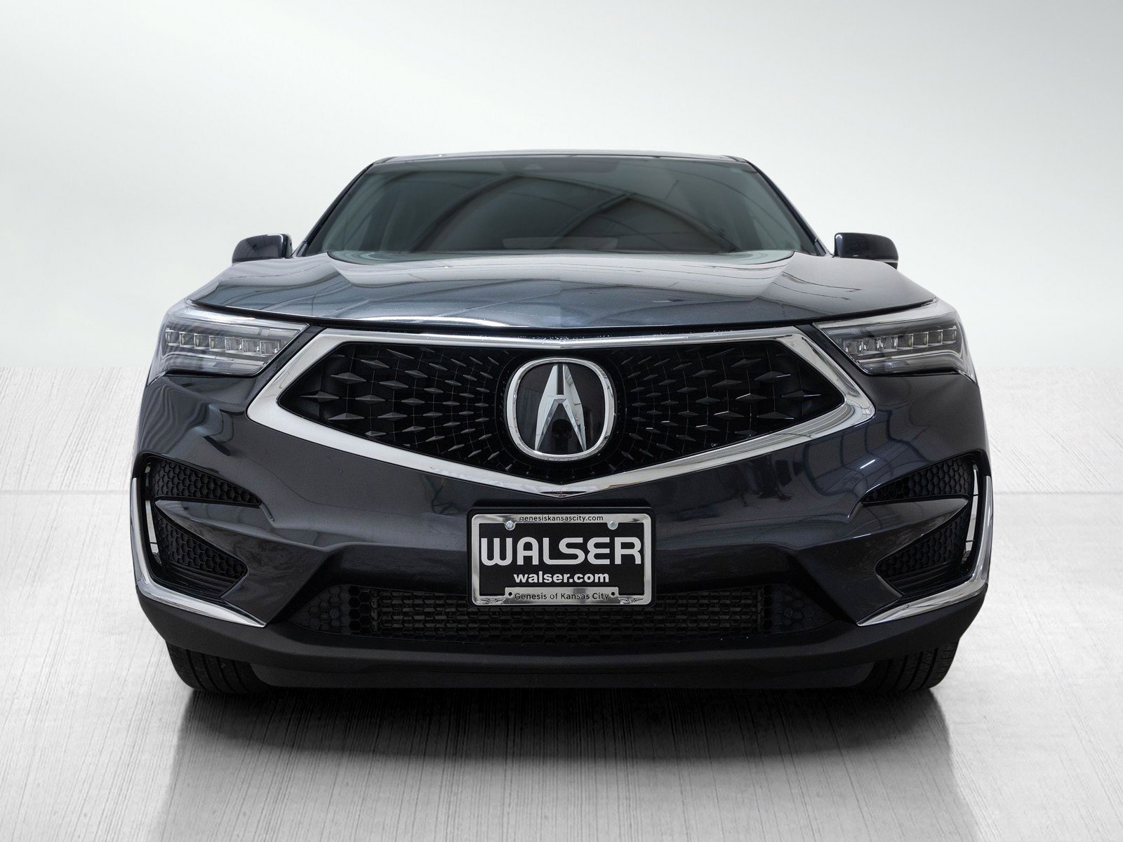 Used 2020 Acura RDX Technology Package with VIN 5J8TC2H57LL008827 for sale in Kansas City