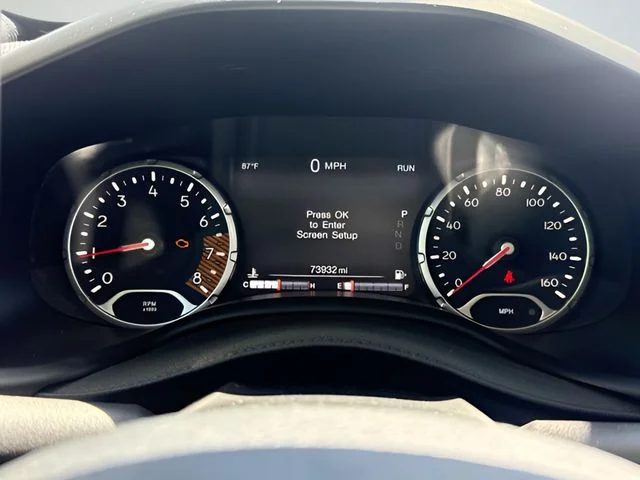Used 2022 Red Jeep Latitude image 19