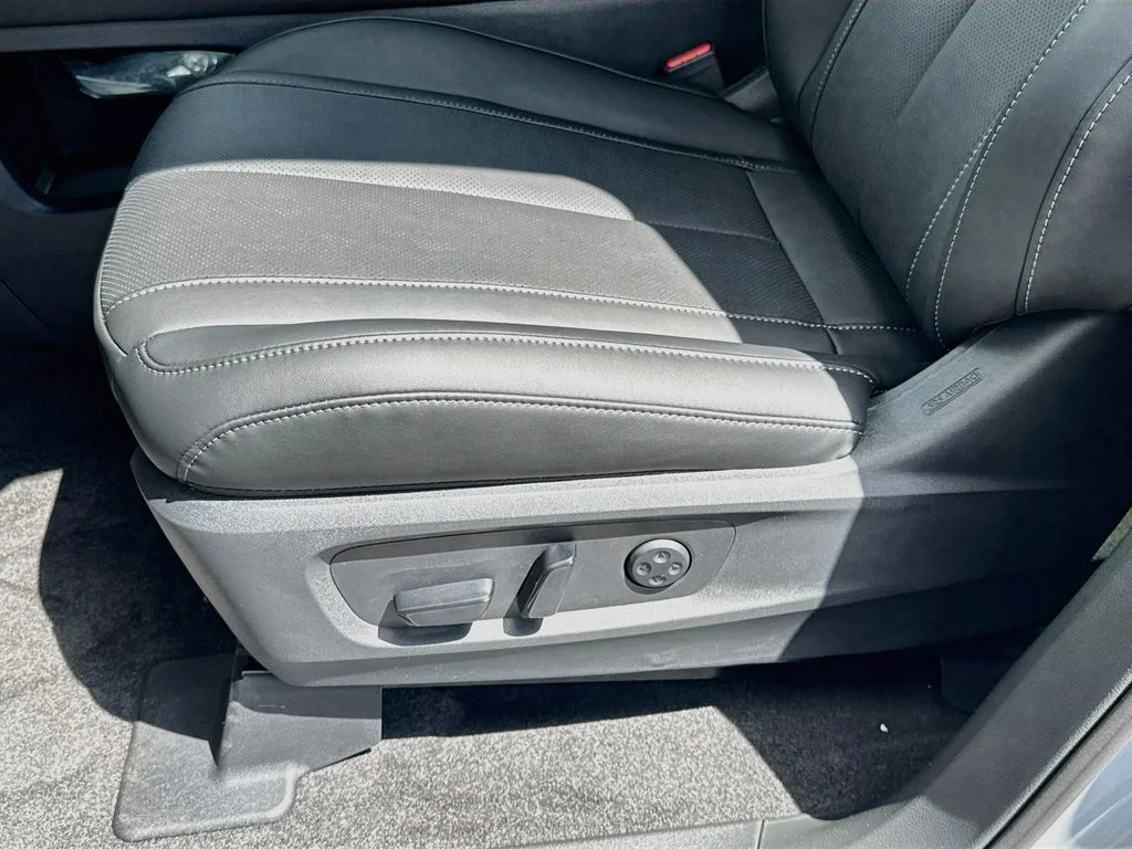 New 2027 HARBOR GRAY INFINITI Luxe FWD image 20