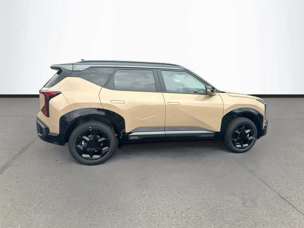 New 2027 Terrain Brown / Black Roof Kia X-Line image 8