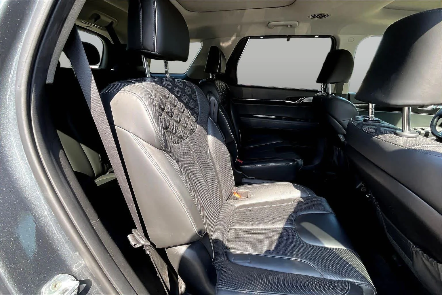 Used 2022 Steel Graphite Hyundai Limited image 39