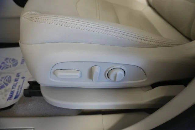 Used 2022 Summit White GMC Denali image 22