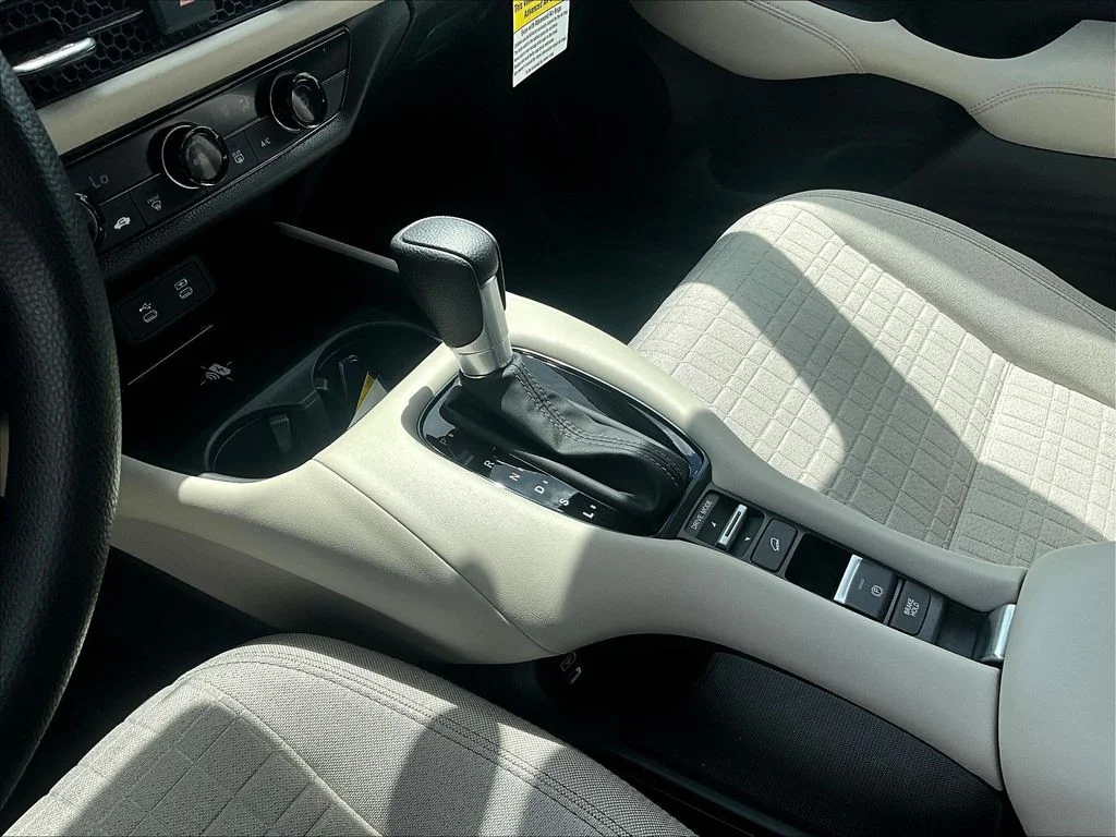 New 2027 Platinum White Pearl Honda LX AWD image 24