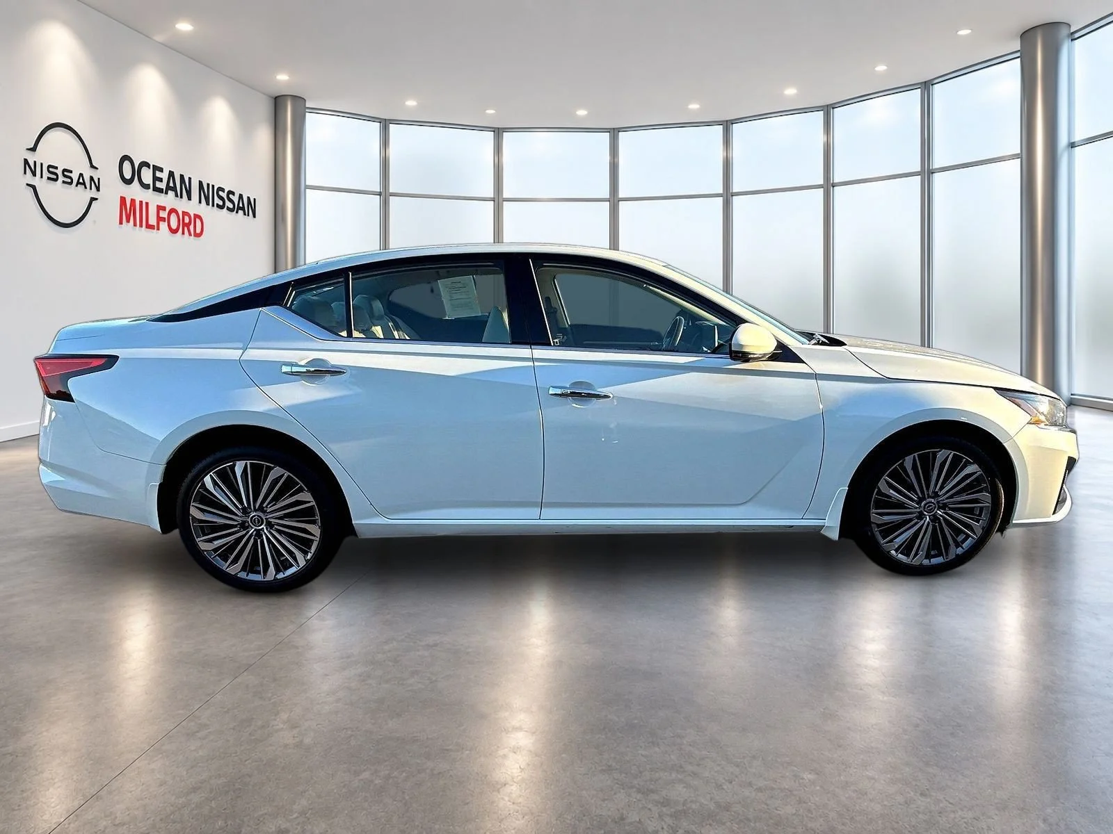 Certified Used 2024 Pearl White Nissan 2.5 SL image 4