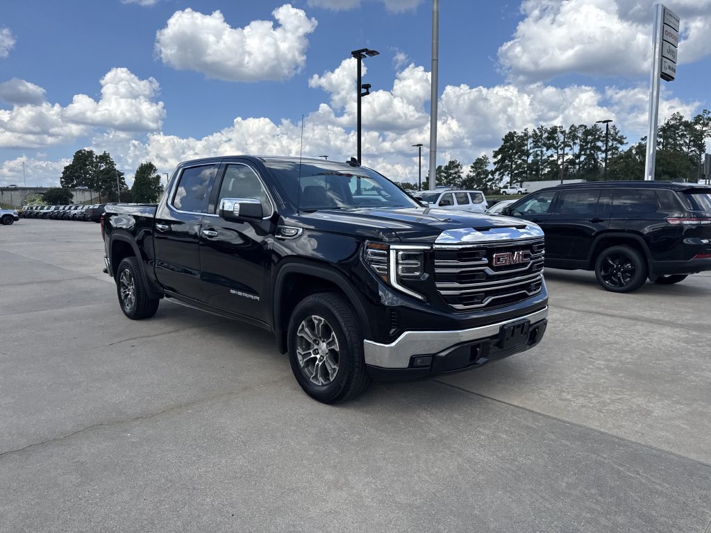 Used 2025 Black GMC SLT image 3