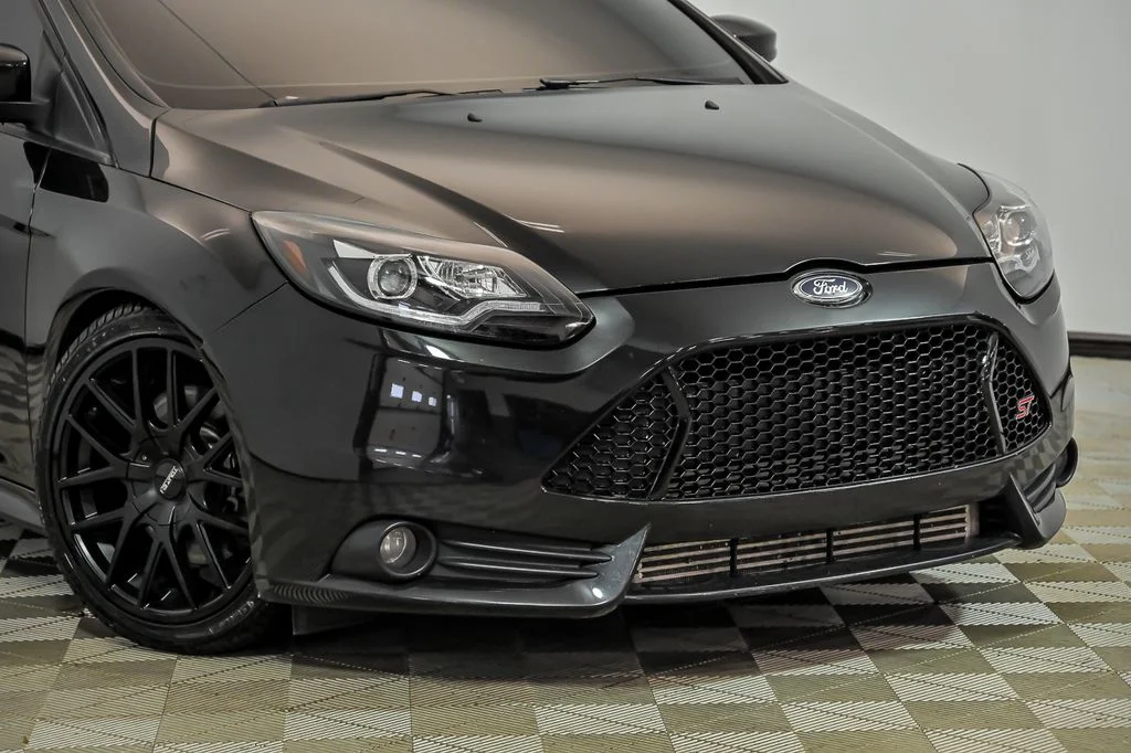 Used 2014 Ford Focus ST with VIN 1FADP3L90EL108378 for sale in St. Charles, IL