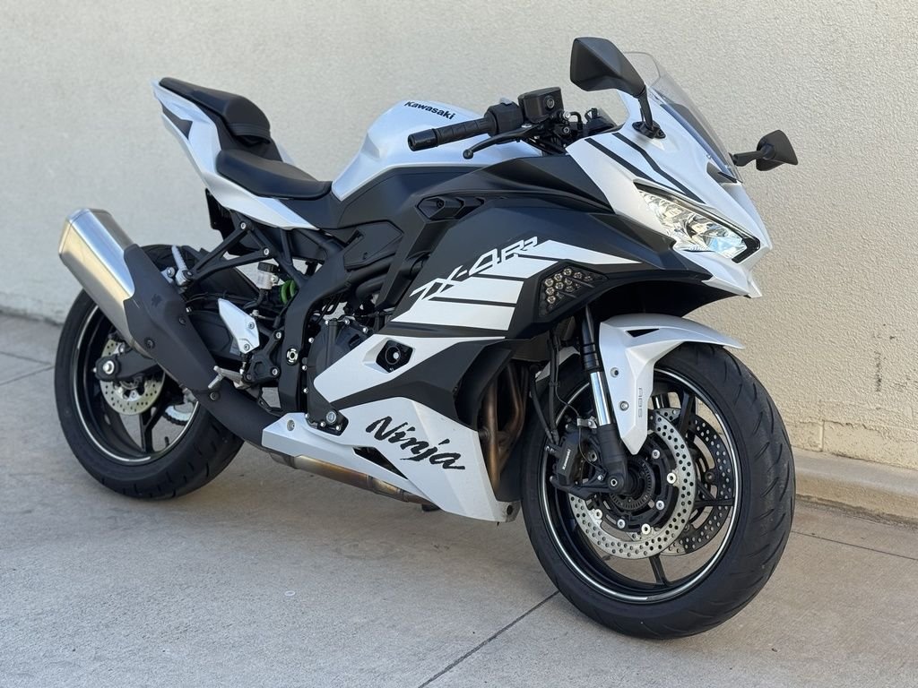 Pre-Owned 2025 Kawasaki NINJA® ZX™-4RR ABS Motorcycle