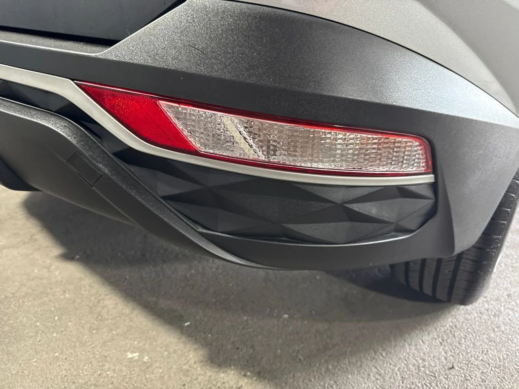 Used 2023 Silver Hyundai SE image 18