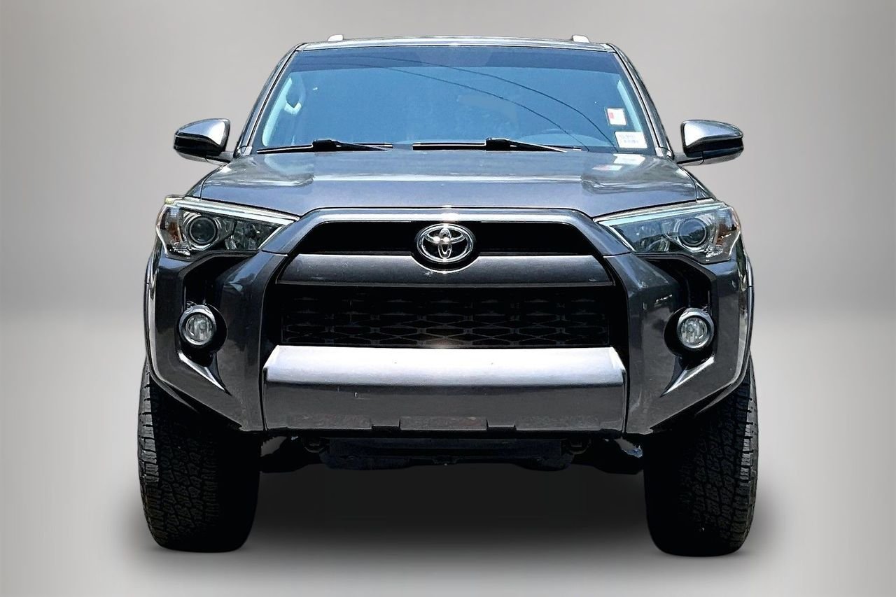 Used 2018 Gray Toyota SR5 image 3