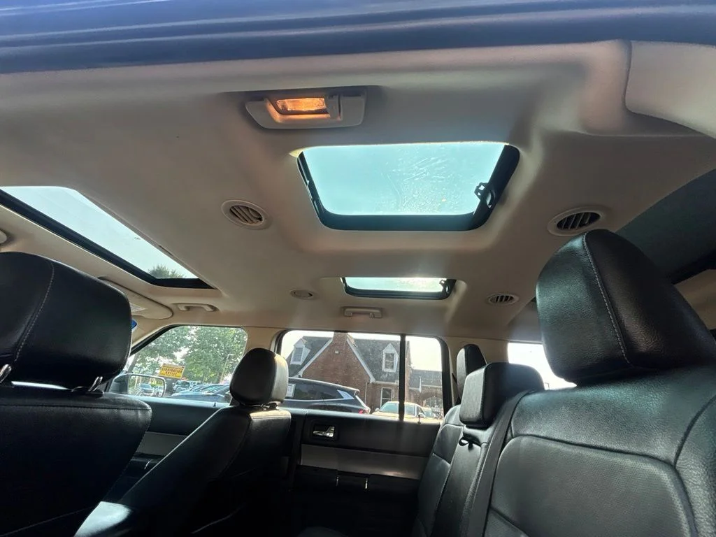 Used 2015 Black Ford SEL image 25