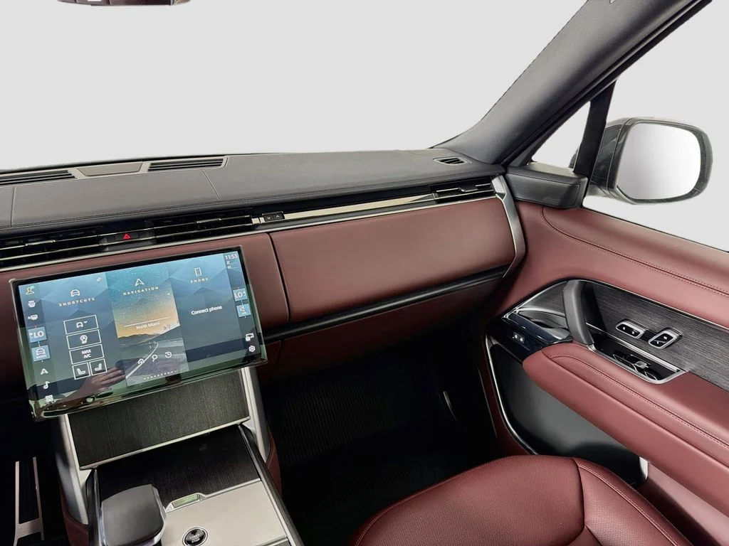New 2026 Ostuni Pearl White Land Rover SE image 25