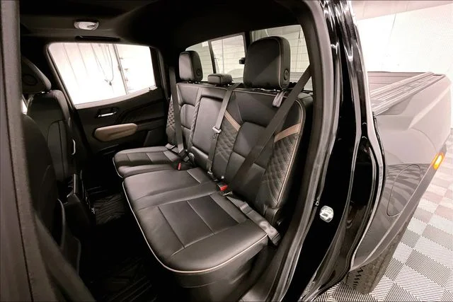 Used 2024 Onyx Black GMC Denali image 25