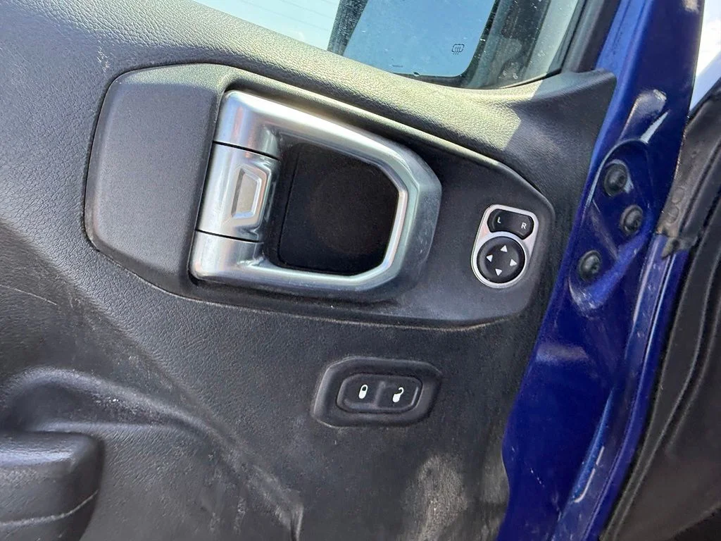 Used 2019 Blue Jeep Unlimited Sport S image 5