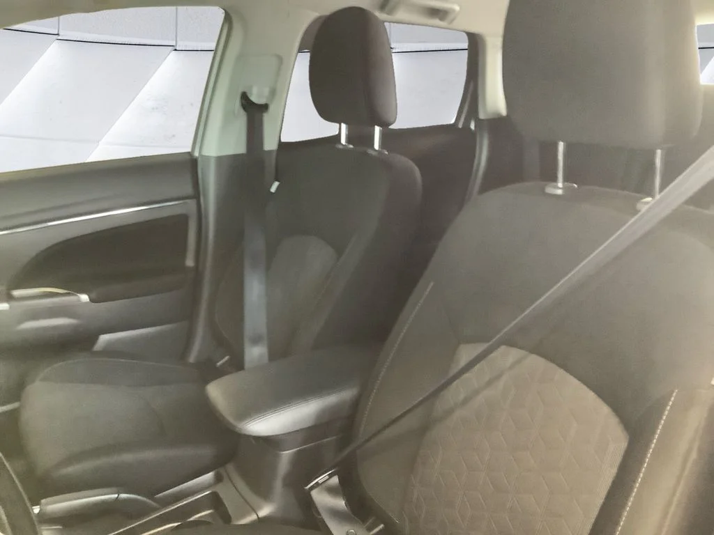 Used 2020 Silver Mitsubishi 2.0 SE image 8
