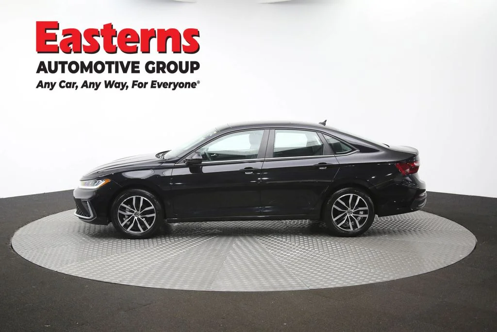 Used 2025 Black Volkswagen 1.5T SE image 60
