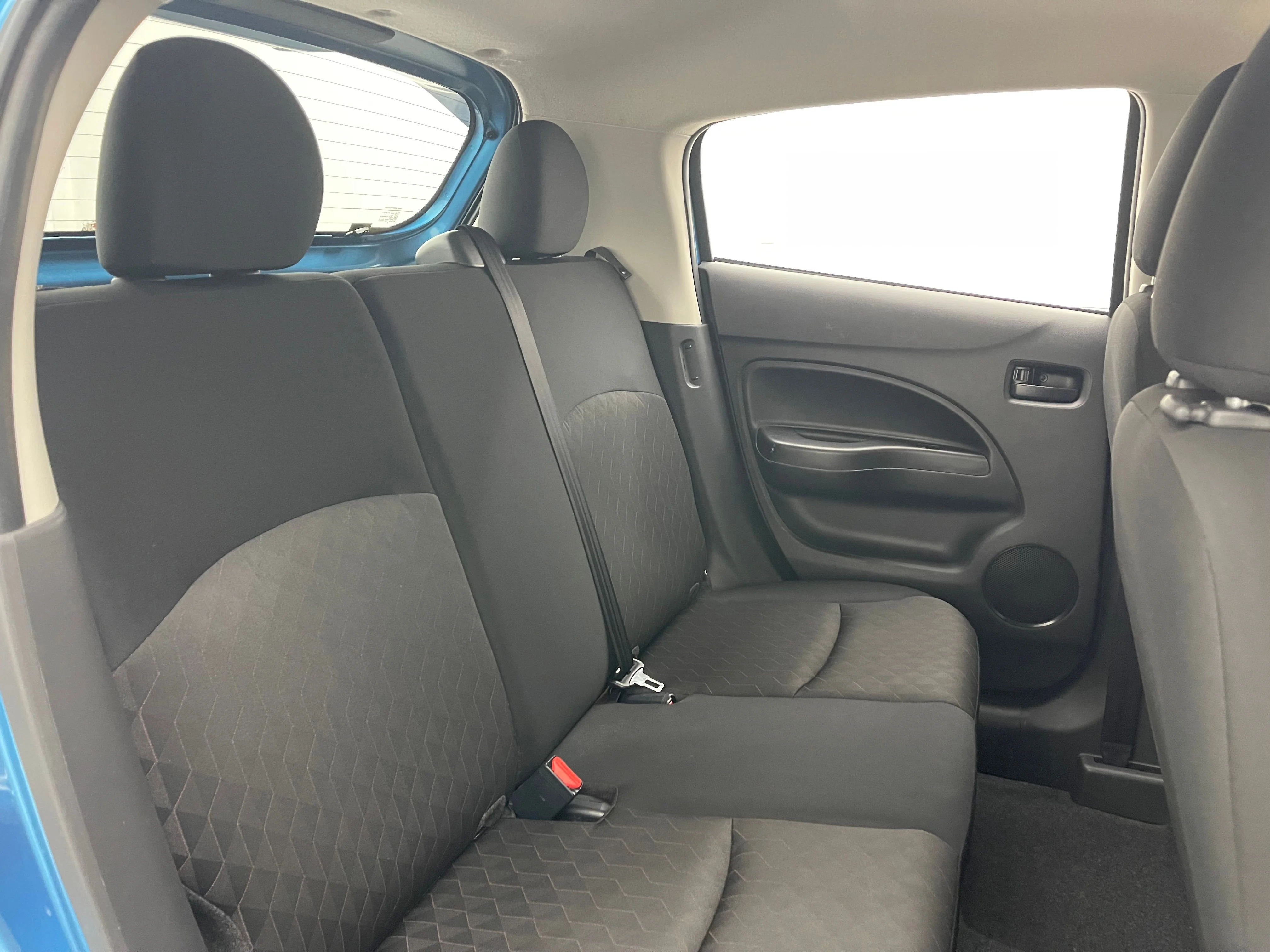 Used 2024 Blue Mitsubishi ES image 30