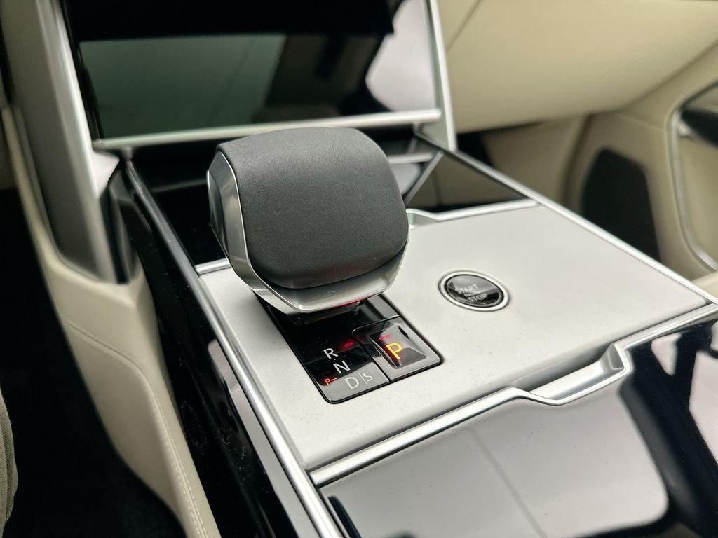 New 2026 Icy White Satin LAND ROVER Autobiography image 21