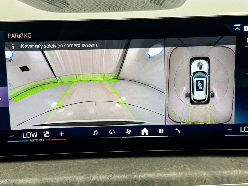 New 2026 White Metallic BMW sDrive40i image 15
