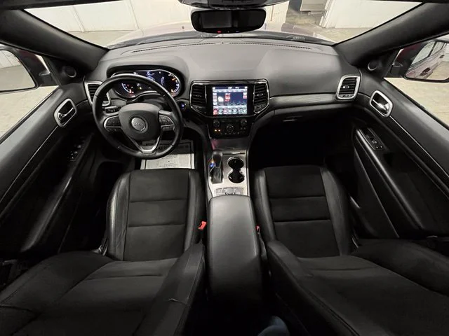 Used 2022 Red Jeep Laredo X image 12