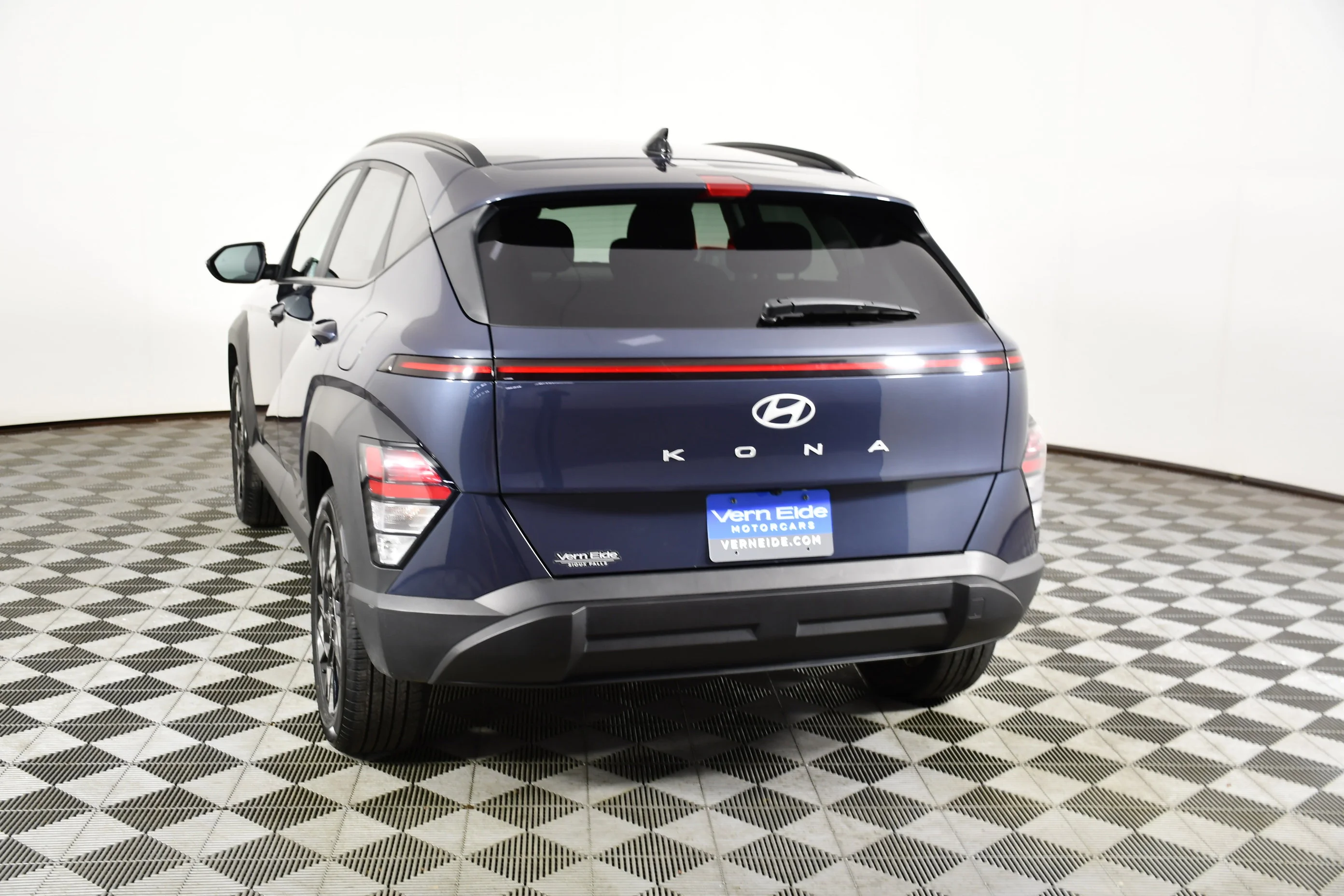Used 2025 Denim Blue Hyundai SEL image 7