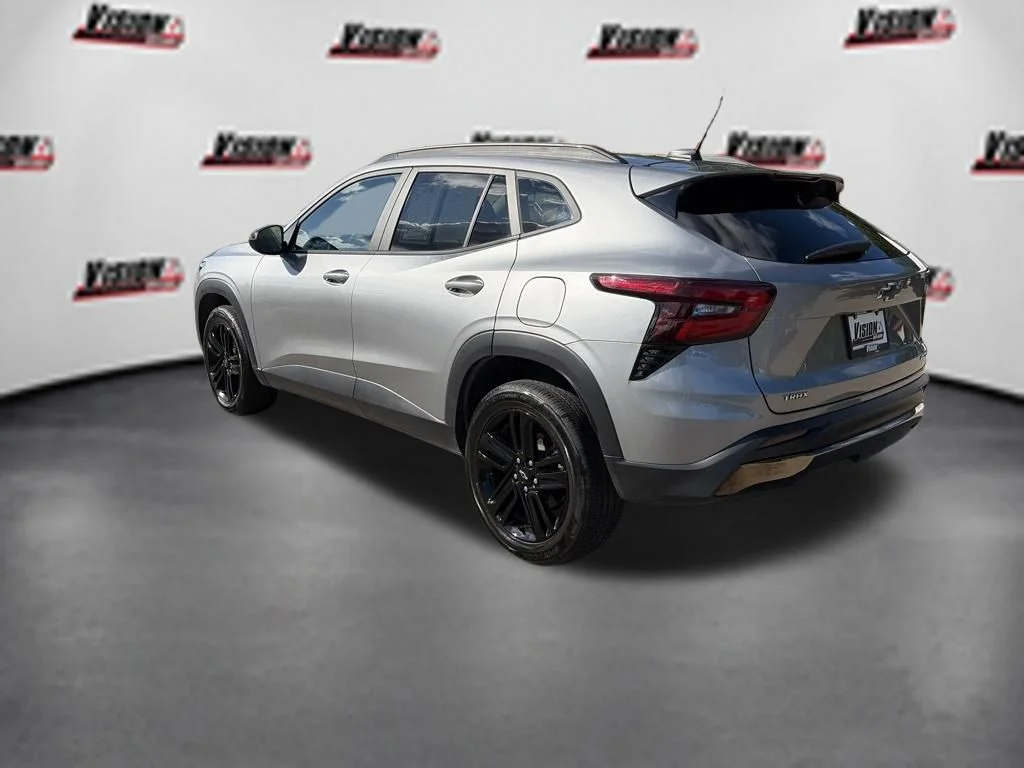Used 2024 Gray Chevrolet ACTIV image 8