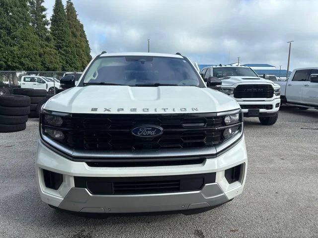 Used 2025 White Ford Platinum image 2