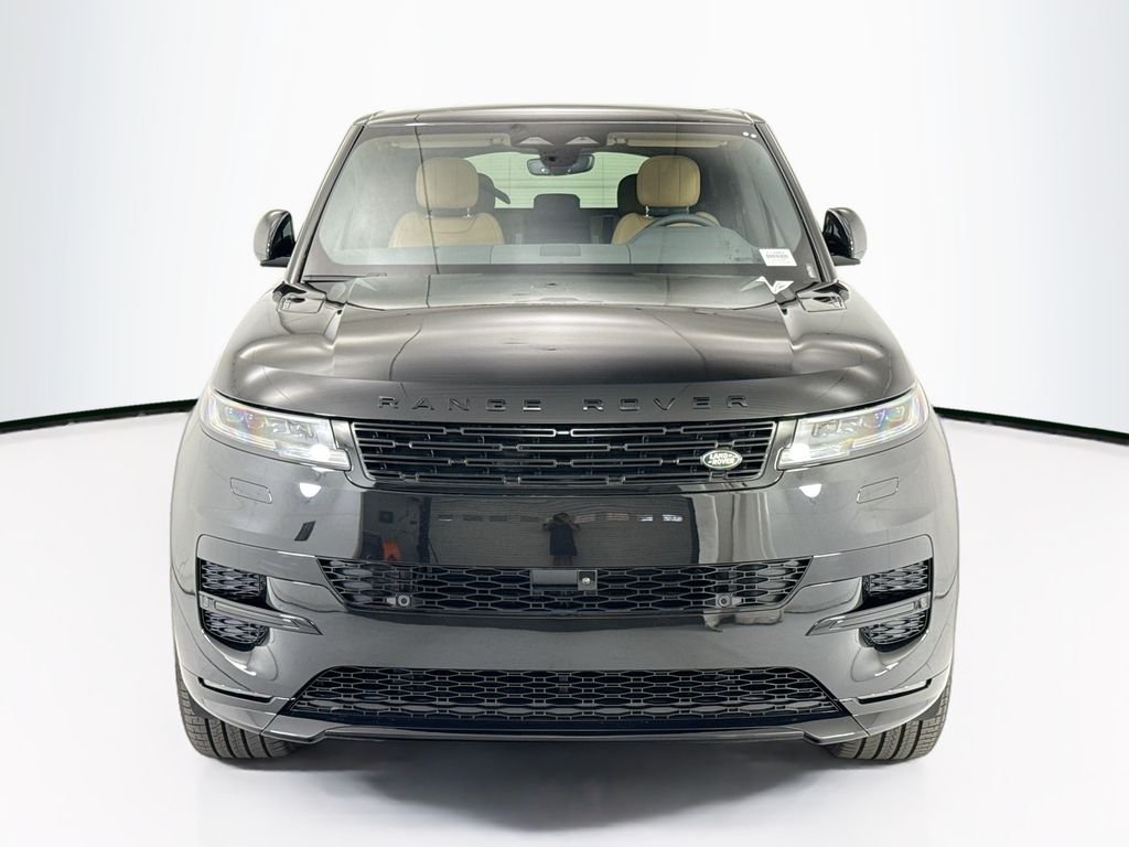 New 2026 Santorini Black Land Rover Dynamic SE image 2