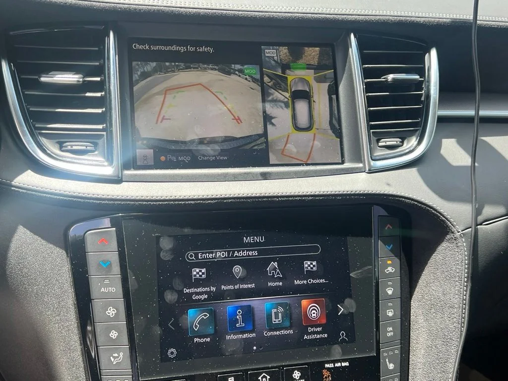 Used 2022 Mineral Black INFINITI Sensory image 3