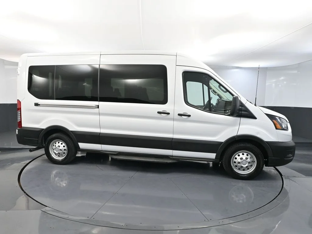 Used 2023 White Ford XL image 4