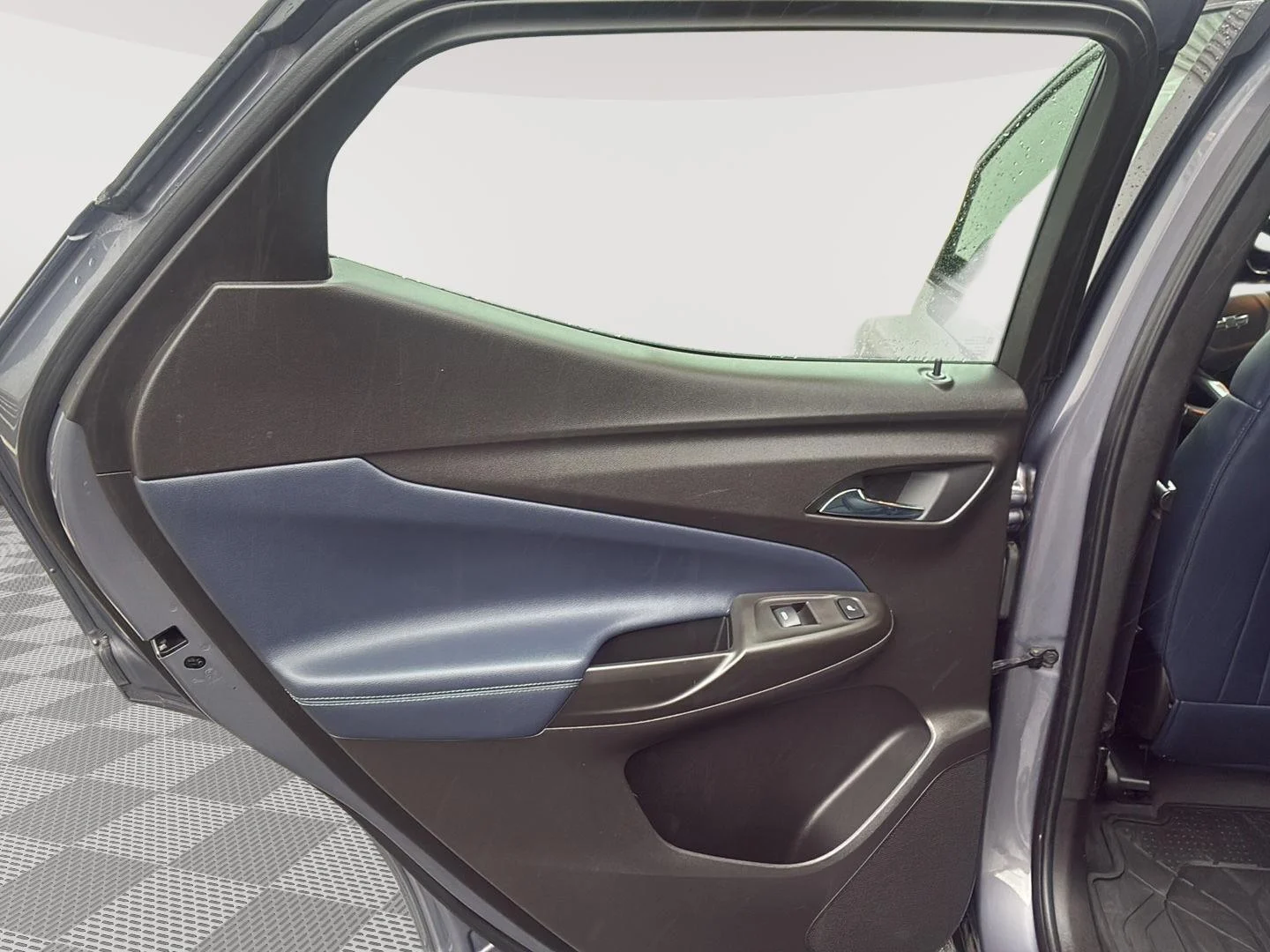 Used 2022 Gray Ghost Metallic Chevrolet Premier image 21