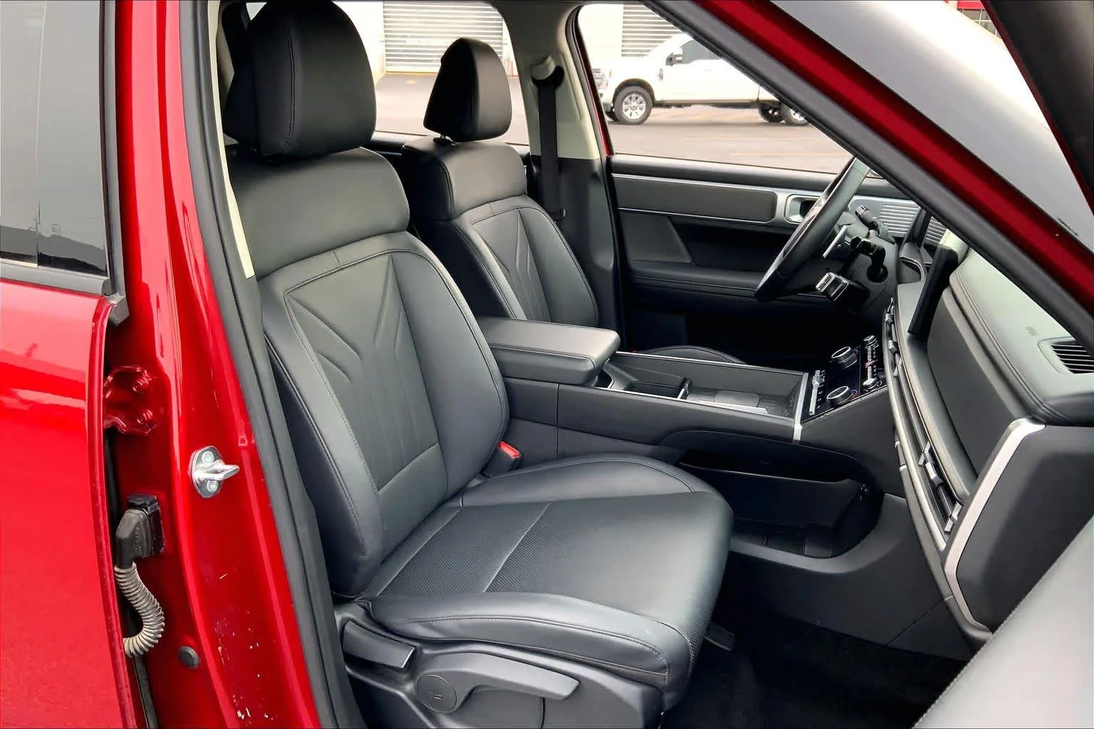 Used 2025 Ultimate Red Hyundai SEL image 9