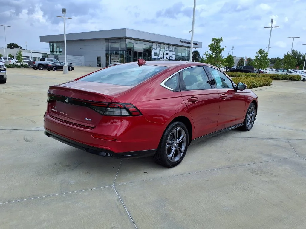 Used 2024 Red Honda EX-L image 7