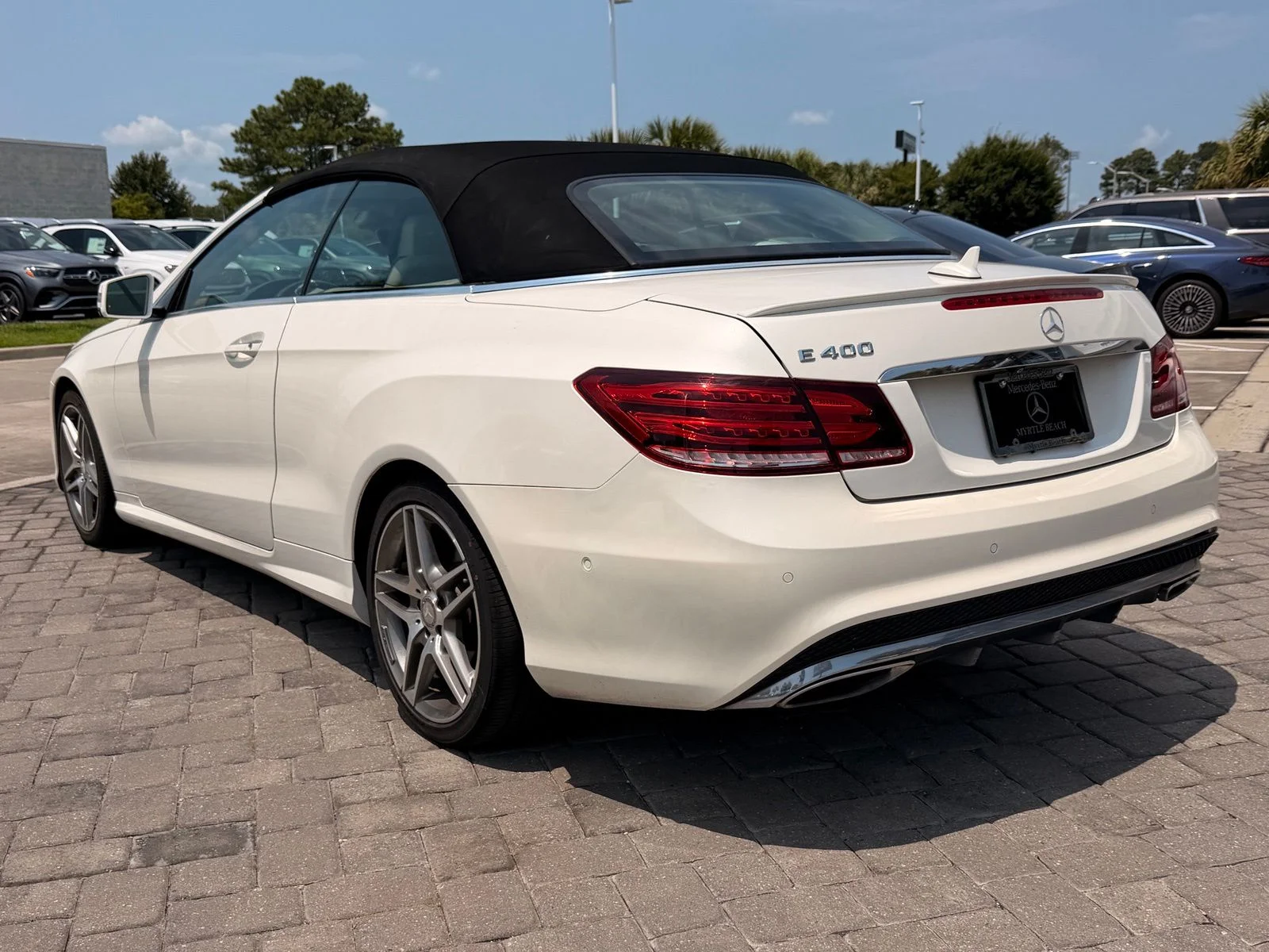 Used 2016 designo Diamond White Metallic Mercedes-Benz E 400 image 9