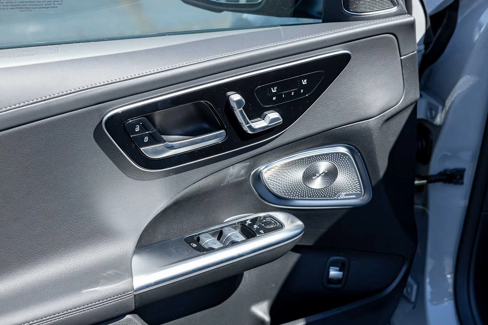 New 2026 MANUFAKTUR Alpine Grey Mercedes-Benz C 300 image 10