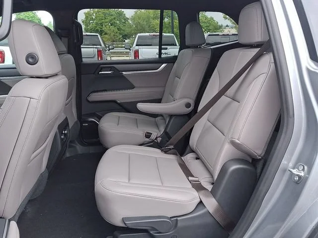 New 2027 Sterling Metallic GMC Elevation image 19